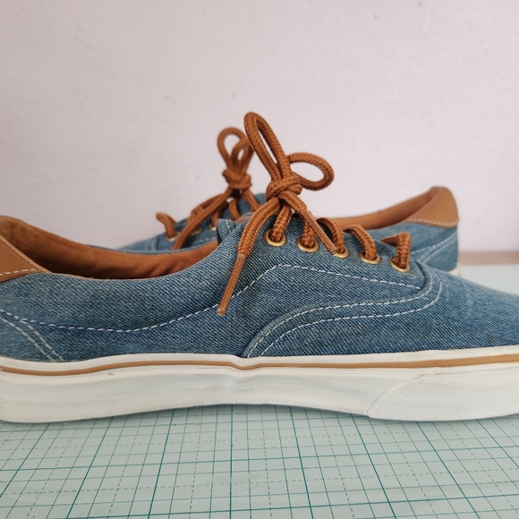 VANS Classics Original  (Size 9) (S1000) - Picture 4 of 5